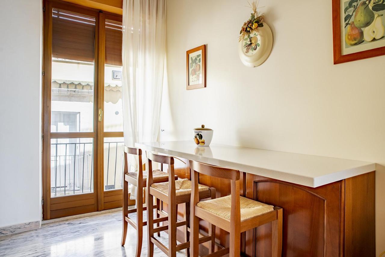 Ortigia Seafront Apartment By Wonderful Italy Сиракуза Екстериор снимка
