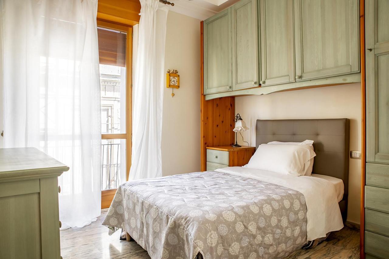 Ortigia Seafront Apartment By Wonderful Italy Сиракуза Екстериор снимка